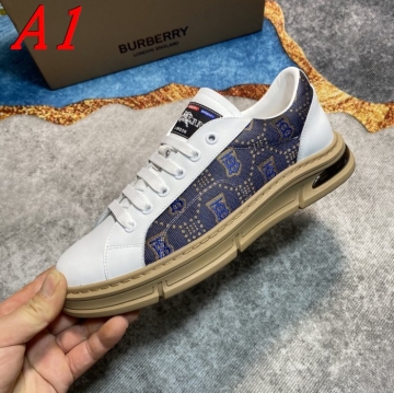 BURBERRY スニーカーユニセックスで共有！カップルコーデに最適  