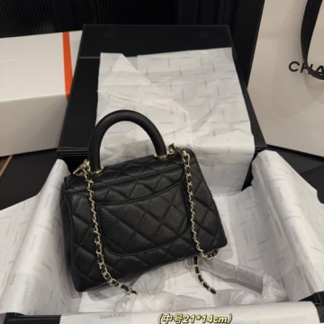2025 プレイフル ショルダーバッグ/ハンドバッグ CHANEL  シャネル   21CM