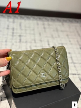 2025 完成度が高い ショルダーバッグ/ショルダーバッグ CHANEL  シャネル   20CM