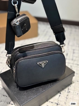 2025 未使用 ショルダーバッグ/ショルダーバッグ PRADA  プラダ   20CM