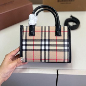2025 クラシック トートバッグ BURBERRY  バーバリー   20CM