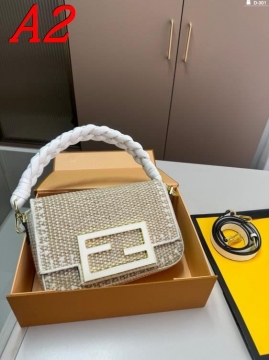2025 ゴージャス ショルダーバッグ/ハンドバッグ FENDI  フェンデイ   21CM