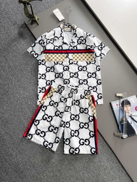 2025FW 元気で若々しく！若見えスポーツセット グッチ トップスボトムスセット