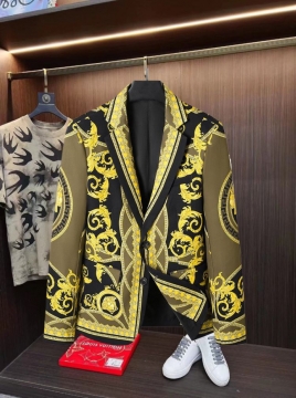 新作登場  ヴェルサーチ コート エキサイティング  