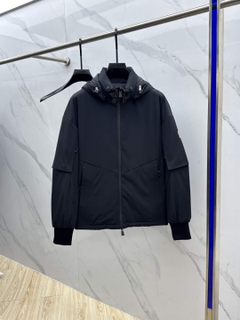 2025 モンクレール メンズ メンズ ダウンジャケット 撥水、透湿機能があり