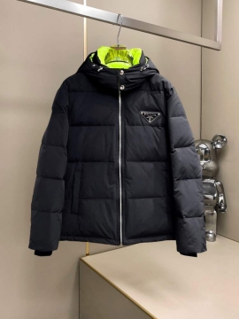 2025 プラダ 特別版 メンズ ダウンジャケット 保温効果は抜群