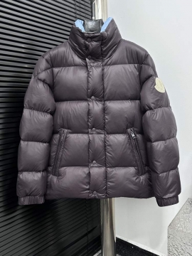 2025 モンクレール 冬の定番 ダウンプレミアムダウンジャケット 着心地よい