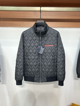 2025冬新作 ふっくらたっぷり プラダ 綿入れ メンズ 