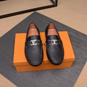 2020SS人気 2色可選 ルイ ヴィトン LOUIS VUITTON 2年以上連続１位獲得 スニーカー VIP価格SALE