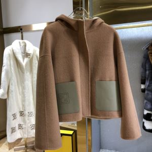ハーフコート　秋冬にお世話になる定番　フェンディ【最新】2020年秋冬のトレンド速報　FENDI　優しいのに存在感