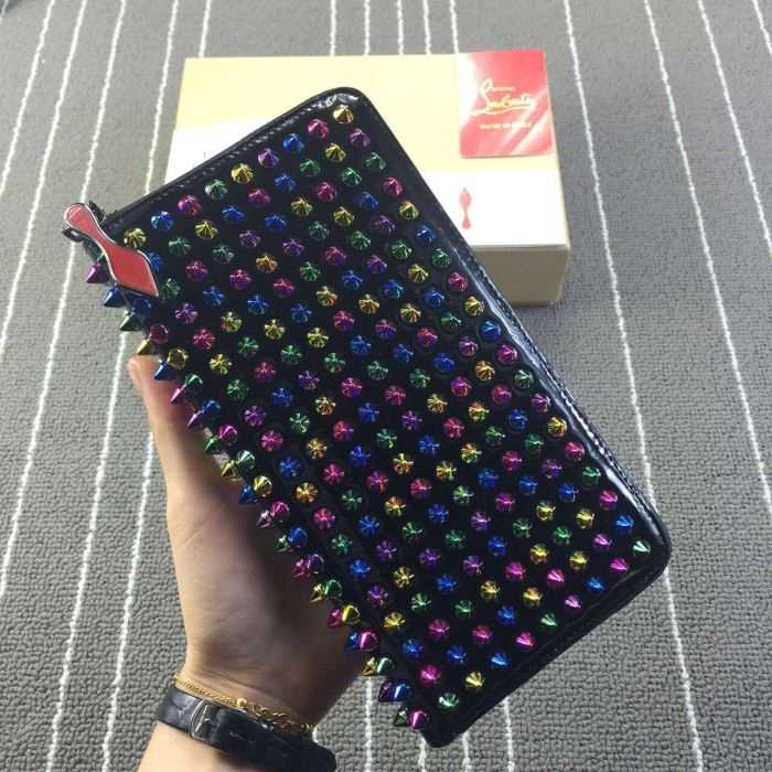 2020秋冬スタイリッシュな印象 クリスチャンルブタンChristian Louboutin 長財布
