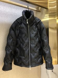 秋冬ファッションコーディネート　ルイ ヴィトン LOUIS VUITTON最重要2020秋冬トレンド　　ブルゾン　人気ファッション雑誌でも掲載