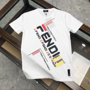 フェンディ高級感のある素材 3色可選 FENDI 一番手に入れやすい 半袖Tシャツ 海外でも人気なブランド
