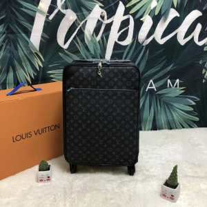 今年大人気 ルイ ヴィトンすごく稀少カラー LOUIS VUITTON スーツケース 正規品保証19春夏