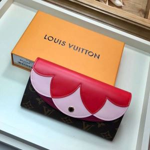 財布 《2020年》今、注目のストリート 魅力的なカラー使い ルイ ヴィトン LOUIS VUITTON