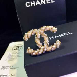 【2020年】夏のファッション シャネル CHANEL ブローチ 春夏大人カジュアル