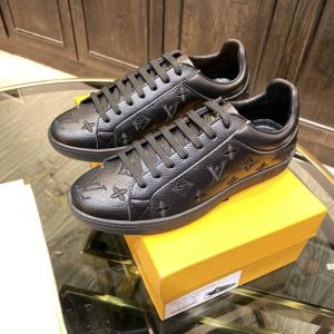 スニーカー 2色可選 春夏コレクション新品 ルイ ヴィトン 普段見ないデザインばかり LOUIS VUITTON