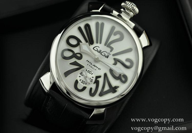 GaGaMILANO ガガミラノ腕時計 日本製クオーツ ホワイト ケース ブラック インデックス レザー