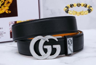 GUCCIグッチ 一味違うケーブル編みが魅力満点 ベルト 